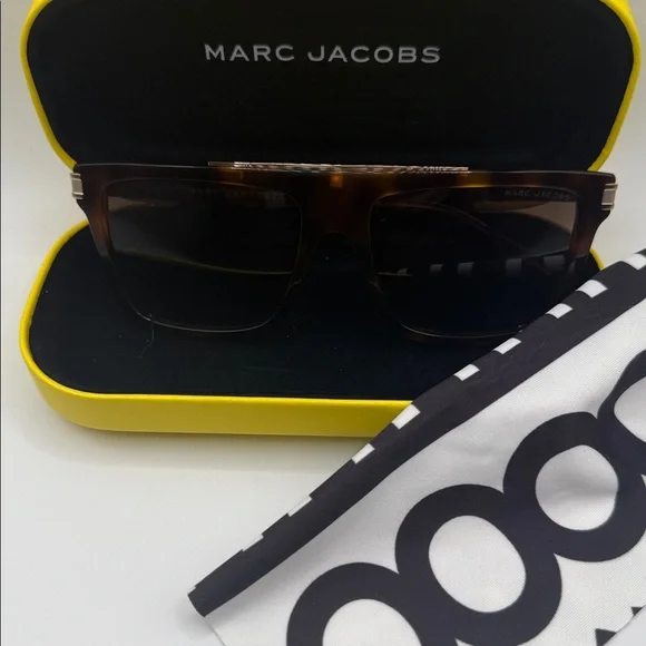 Marc Jacobs Tortoise Sunglasses with Yellow Case and lens cloth